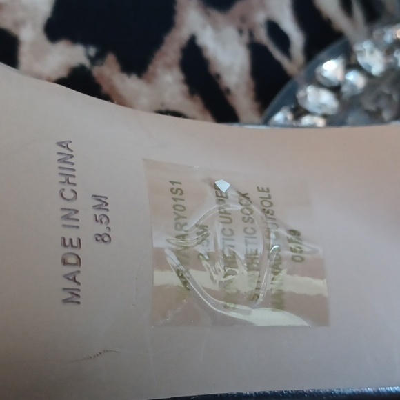 Steve Madden Vary Pointed Toe Heels Pumps Clear PVC Rhinestone  SZ 11 New - Picture 12 of 13